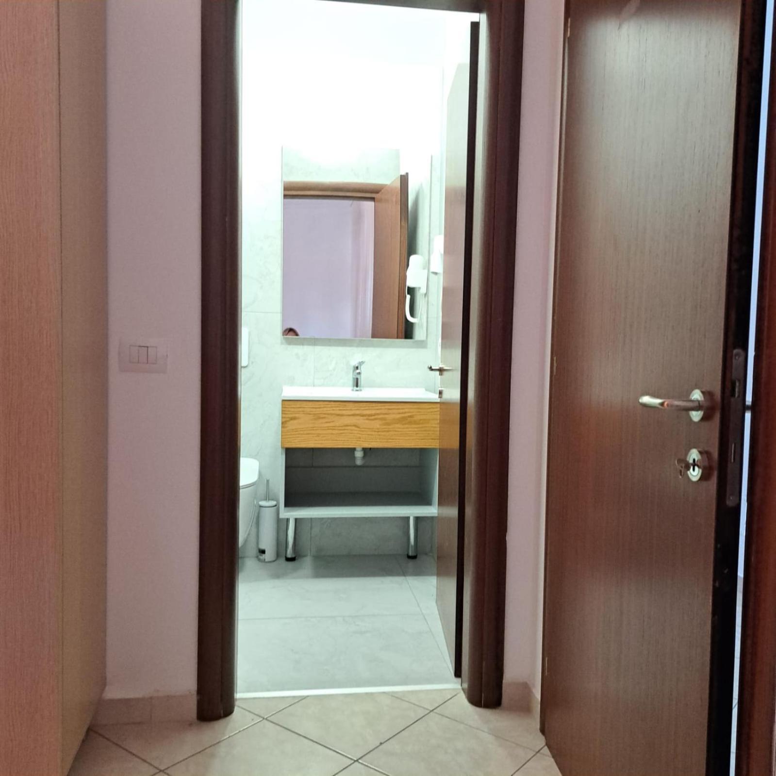 Apart-Hotel Alvi Sarande Bagian luar foto