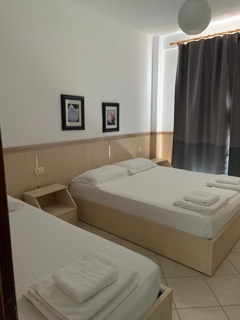 Apart-Hotel Alvi Sarande Bagian luar foto