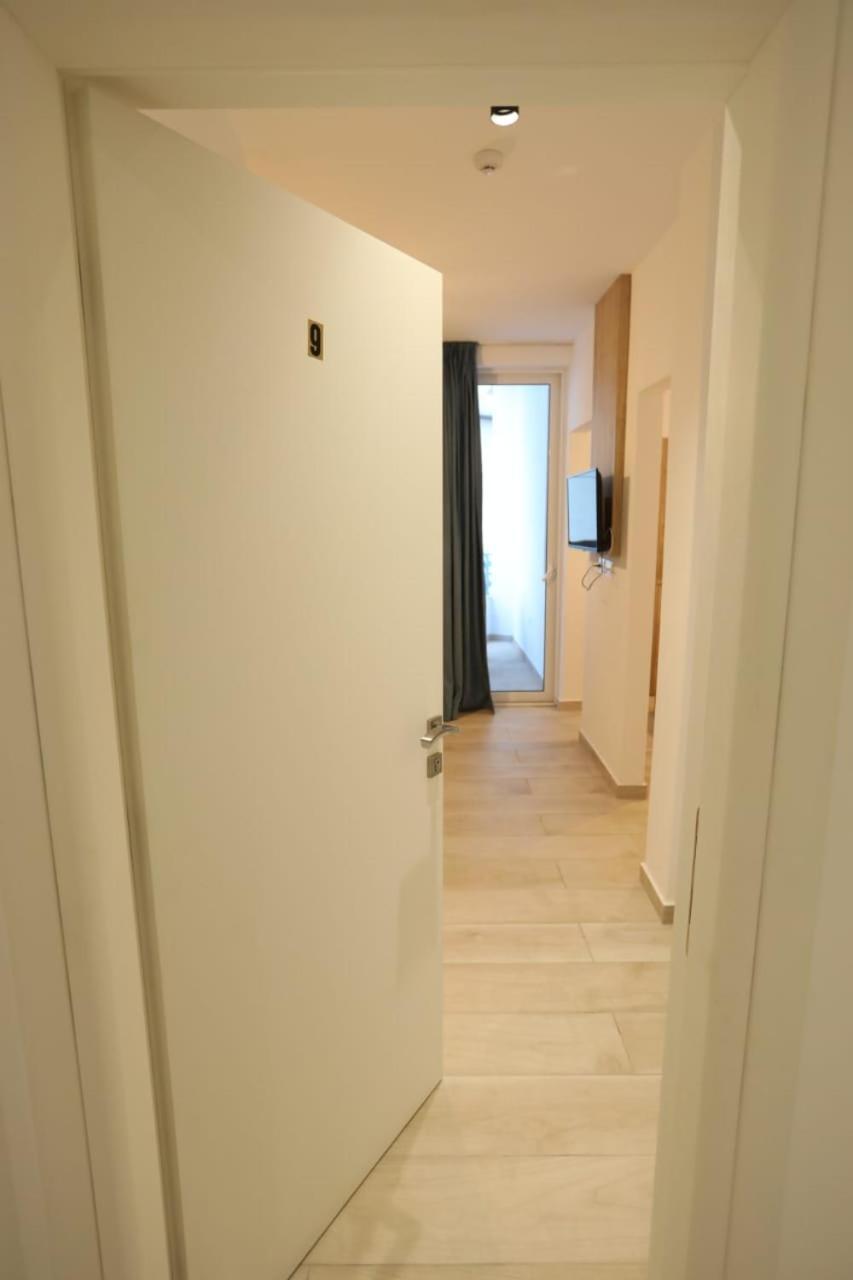 Apart-Hotel Alvi Sarande Bagian luar foto