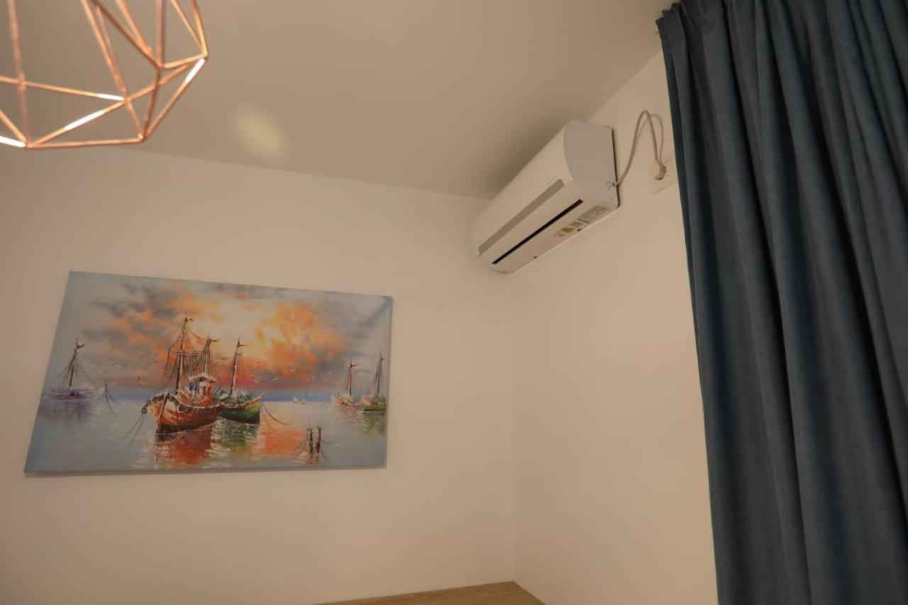 Apart-Hotel Alvi Sarande Bagian luar foto