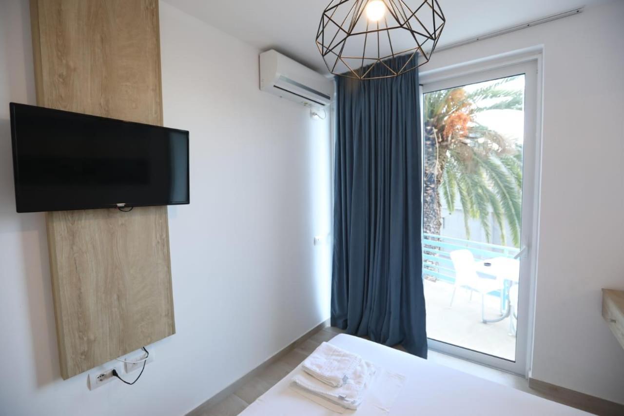 Apart-Hotel Alvi Sarande Bagian luar foto