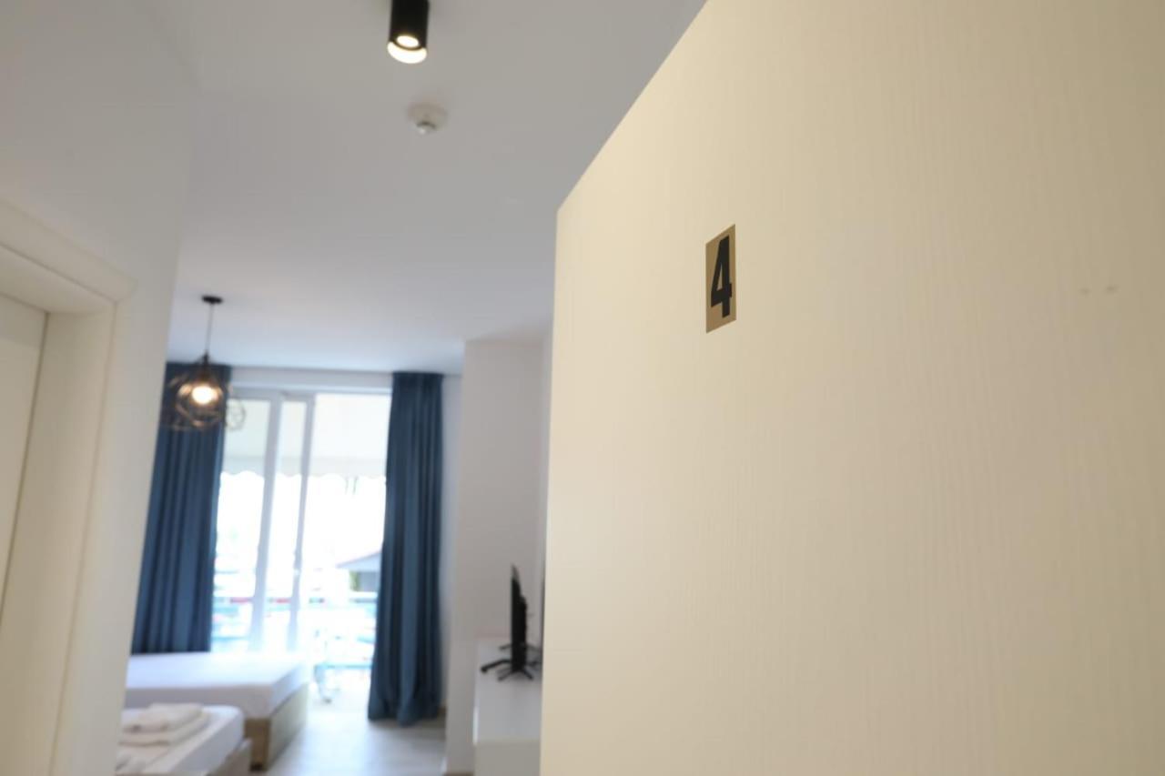 Apart-Hotel Alvi Sarande Bagian luar foto