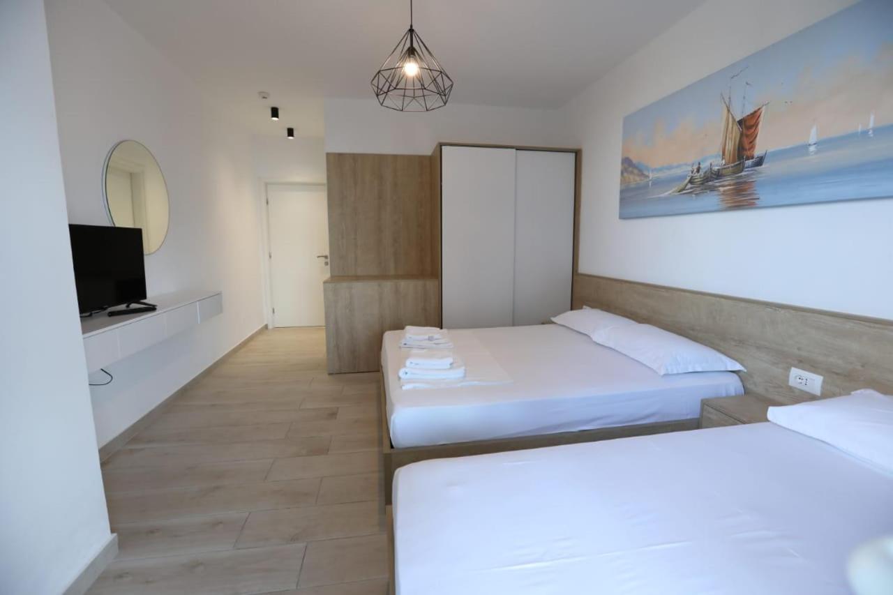 Apart-Hotel Alvi Sarande Bagian luar foto